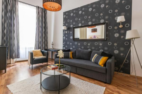 Deluxe Bella Home next to the New York Café Budapest